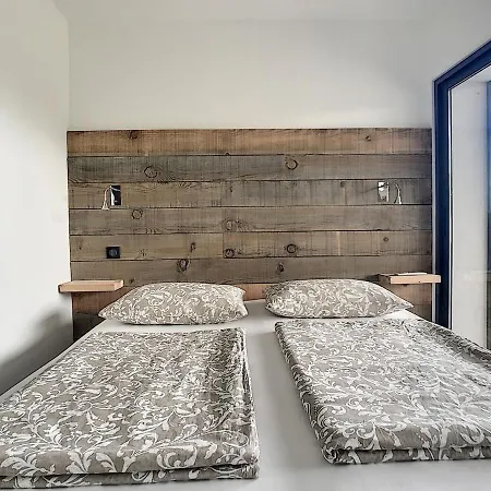 Moderne Avec Piscine Apartmán *