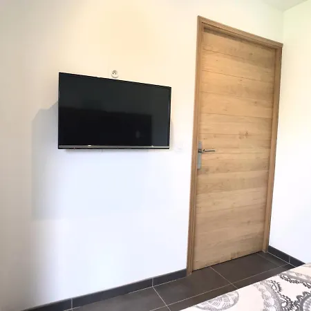Apartmán Moderne Avec Piscine Solaro