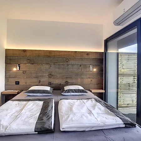 Moderne Avec Piscine