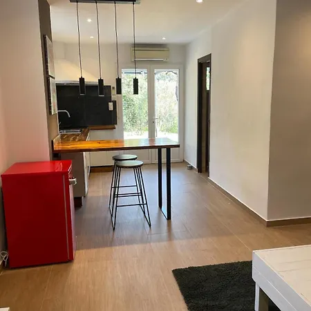 Moderne Avec Piscine Apartmán *